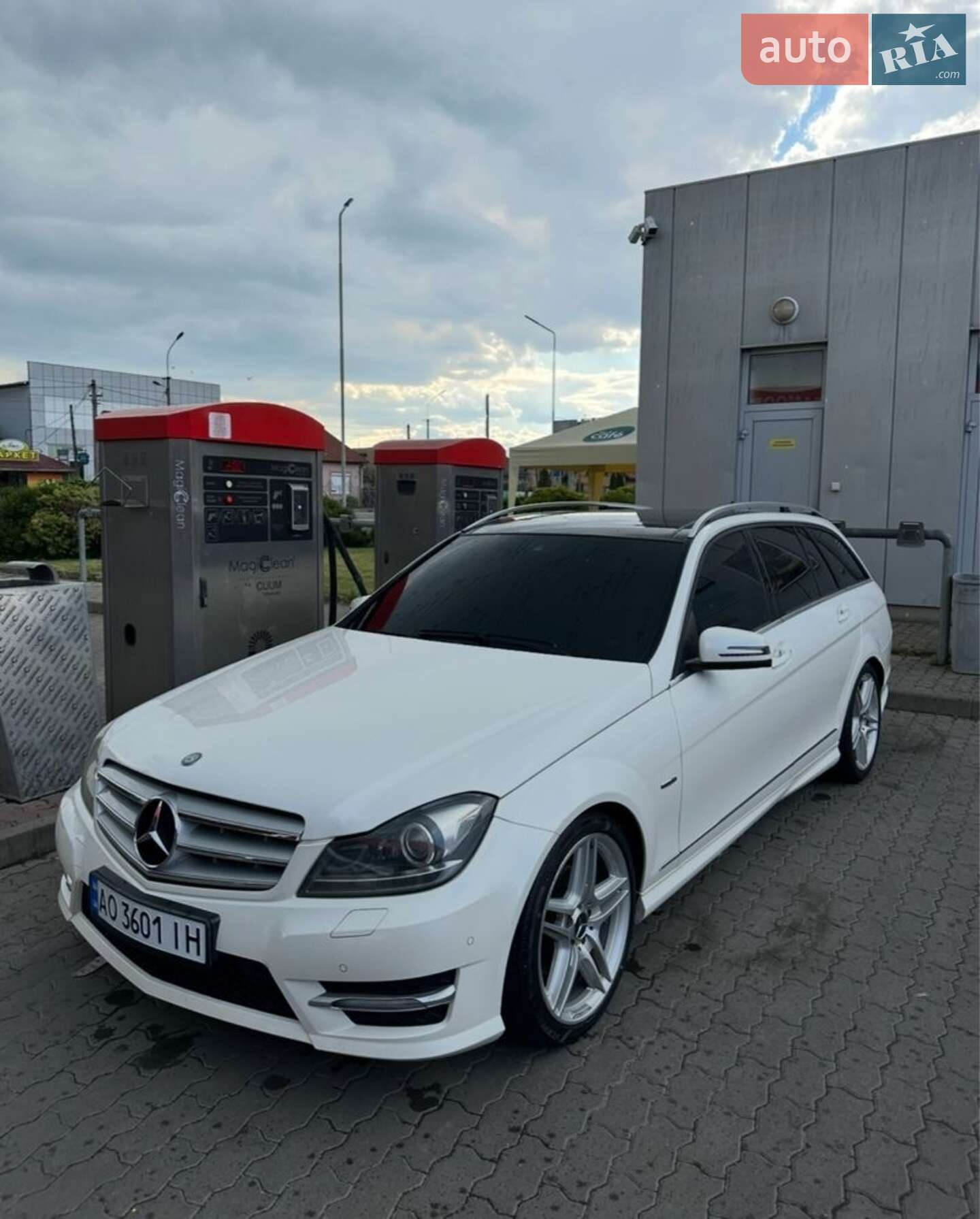 MERCEDES-BENZ C 250 2011