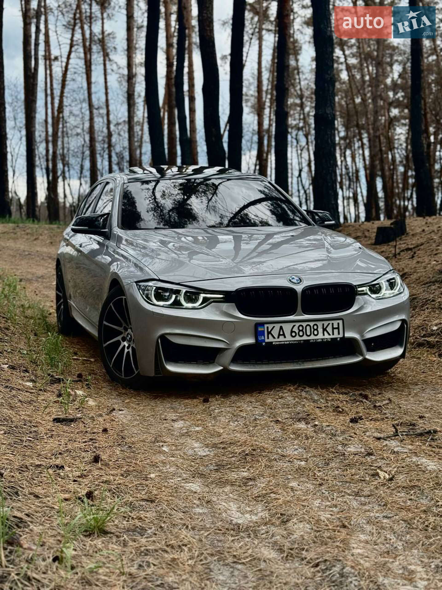 Головне фото звіту автомобіля BMW 320 2015