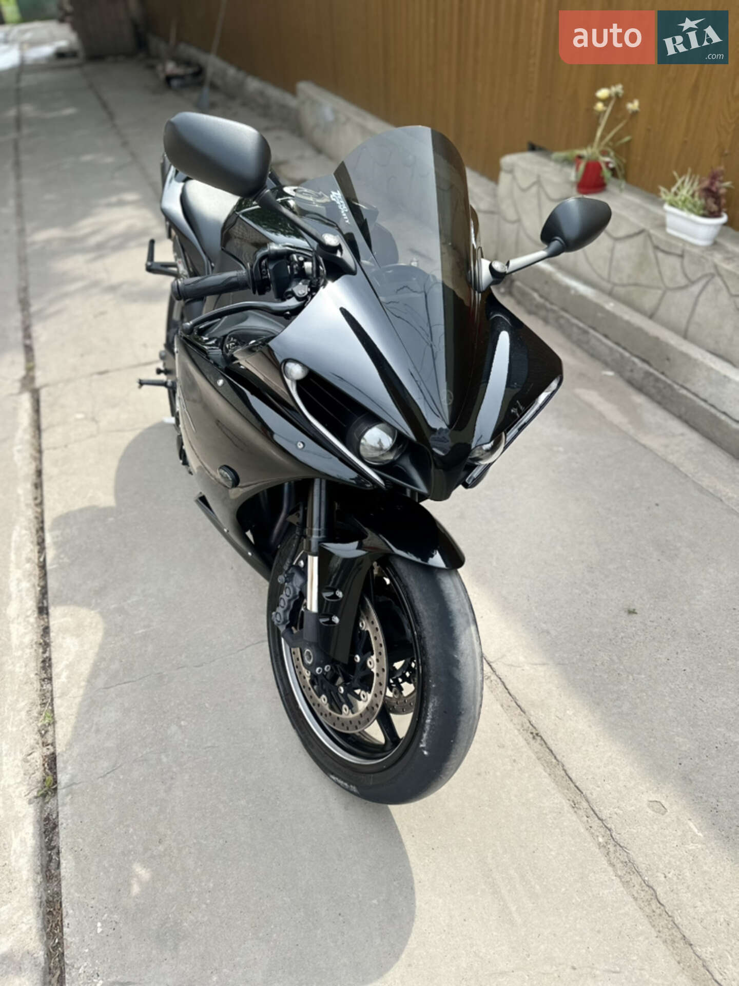 YAMAHA YZF-R1 2012