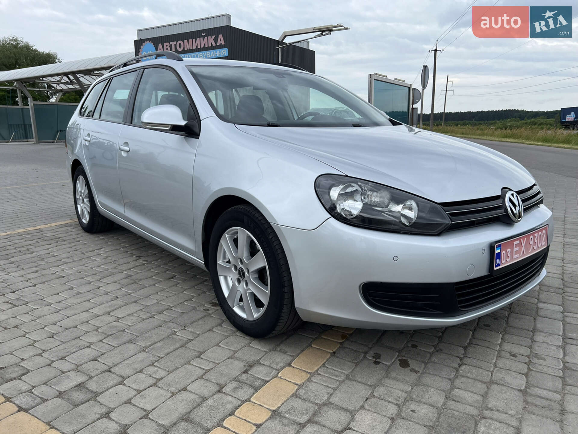 VOLKSWAGEN GOLF 2010