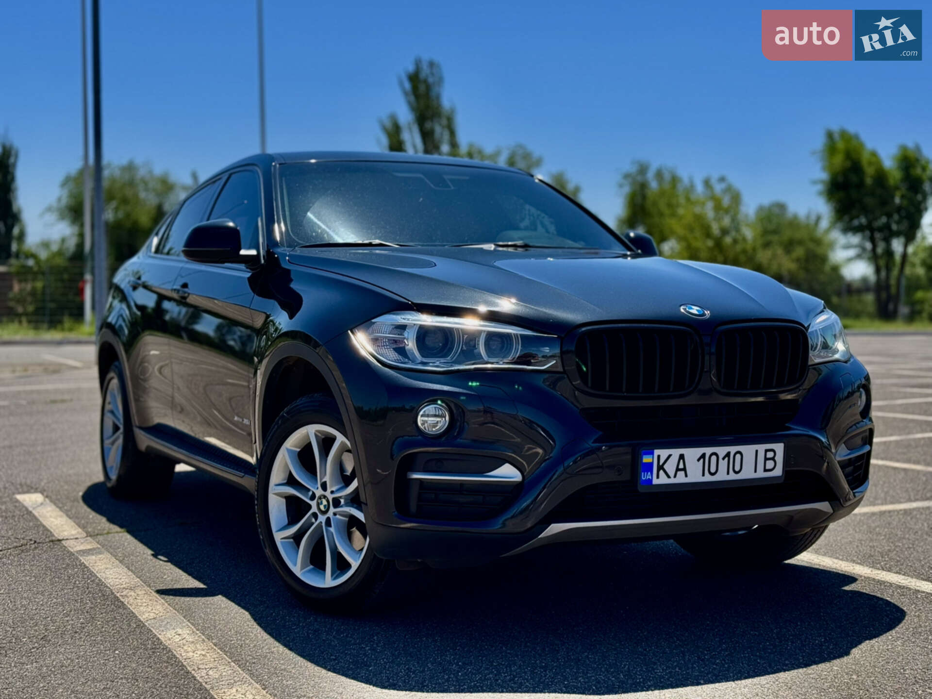 Головне фото звіту автомобіля BMW X6 2015