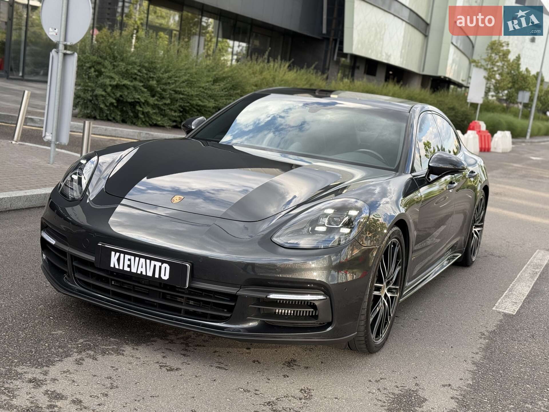 PORSCHE PANAMERA