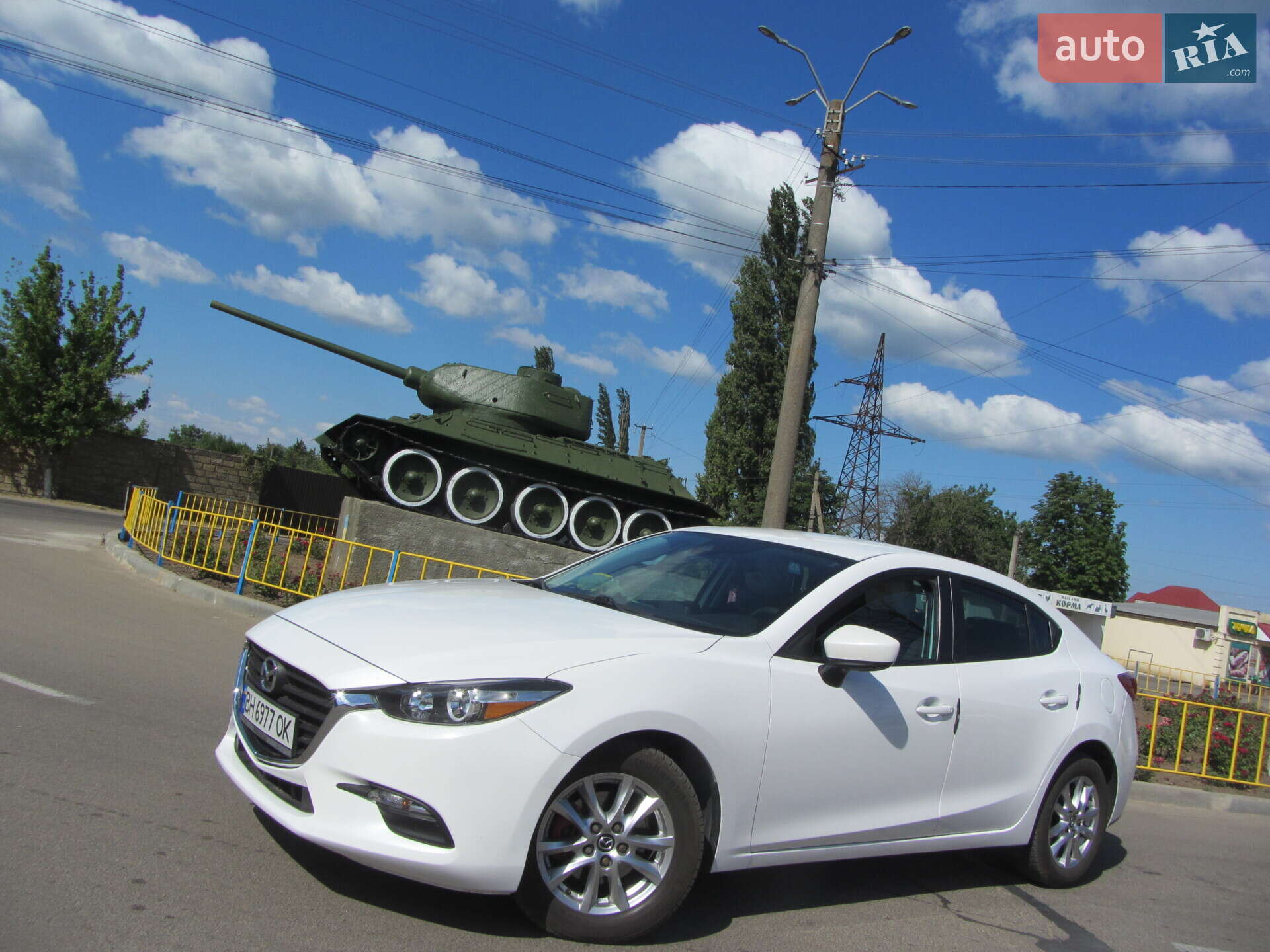MAZDA 3
