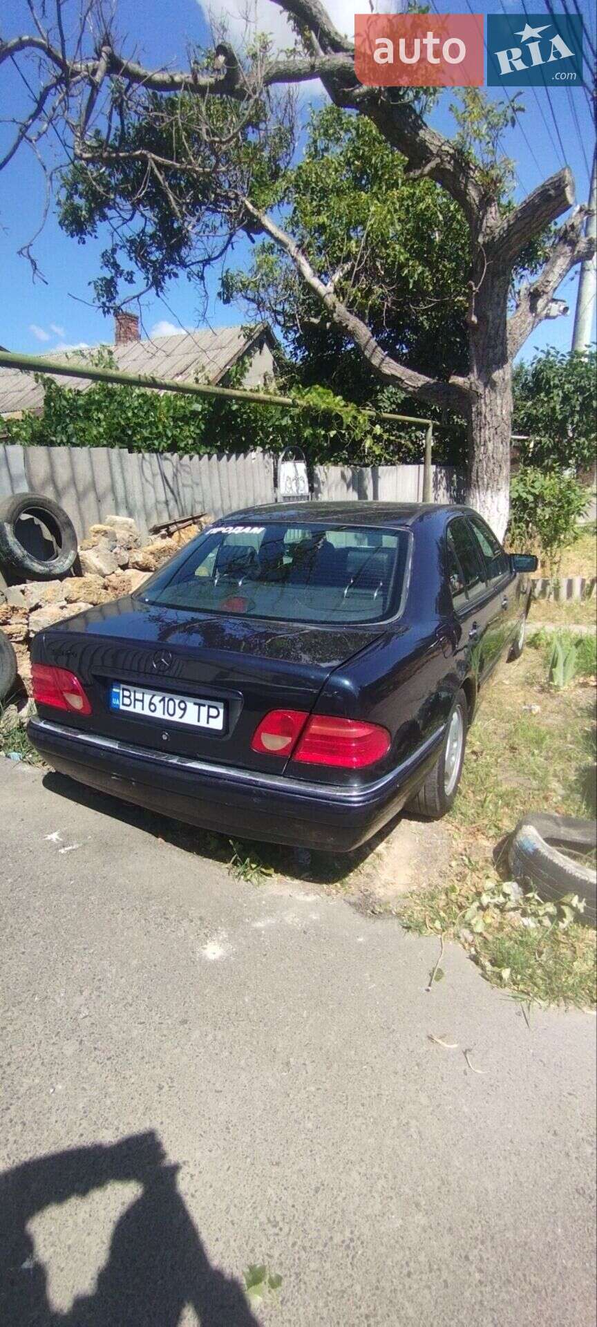 MERCEDES-BENZ E 320