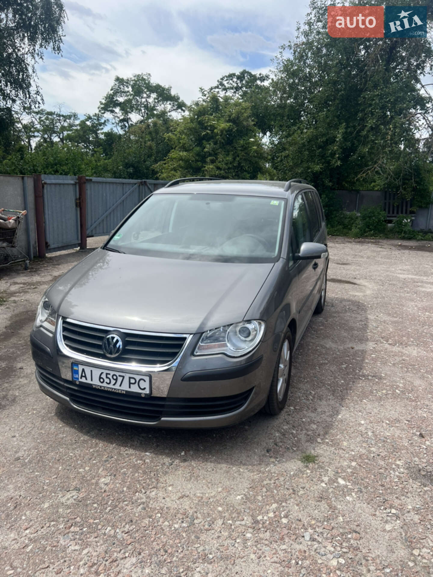 VOLKSWAGEN TOURAN 2009