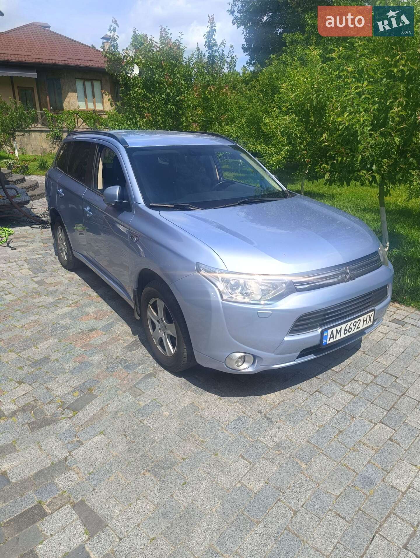 MITSUBISHI OUTLANDER 2014