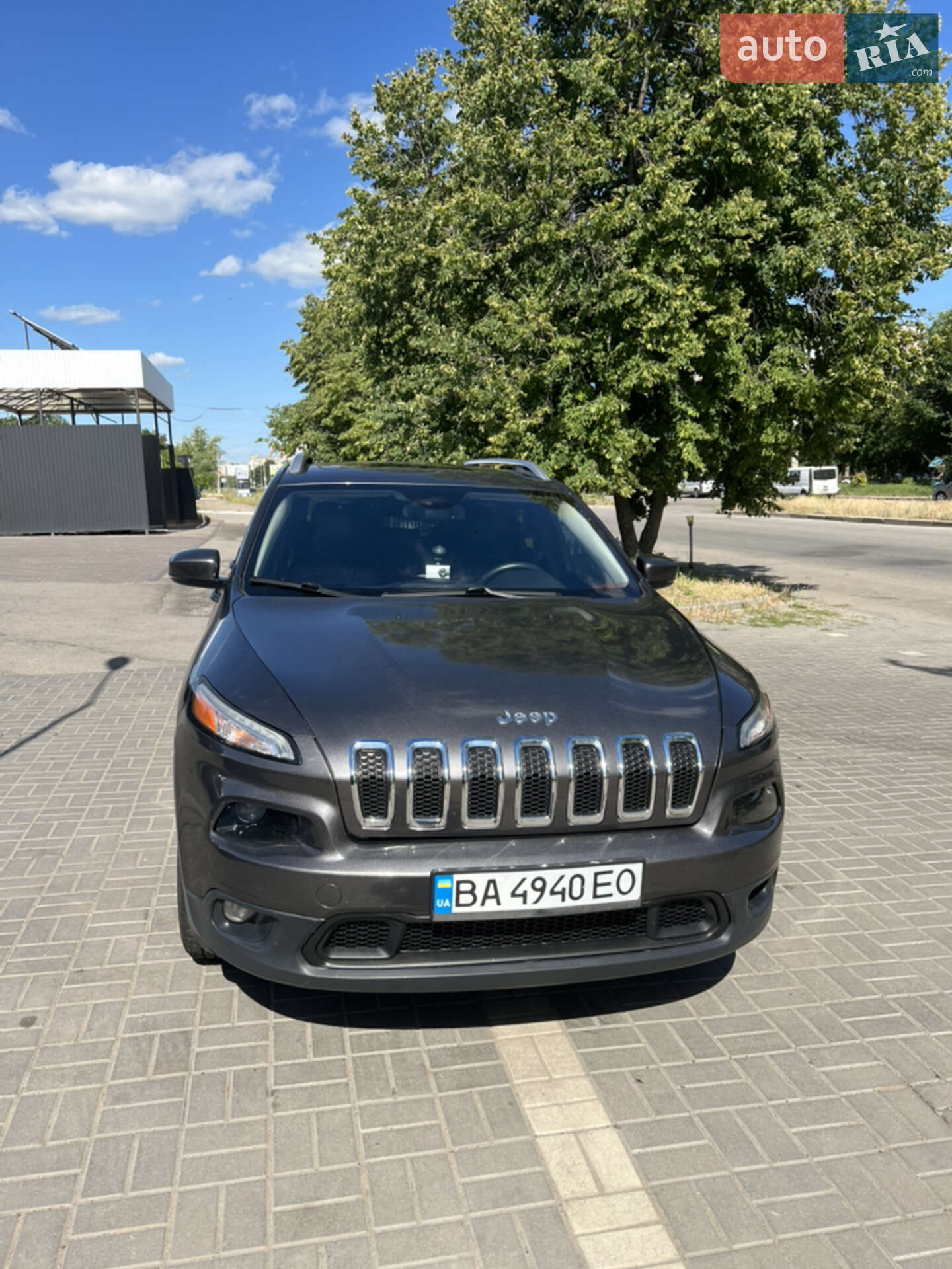 Головне фото звіту автомобіля JEEP CHEROKEE 2015