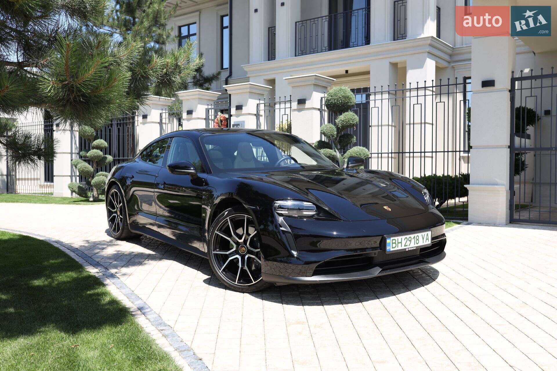 Porsche Taycan 2023