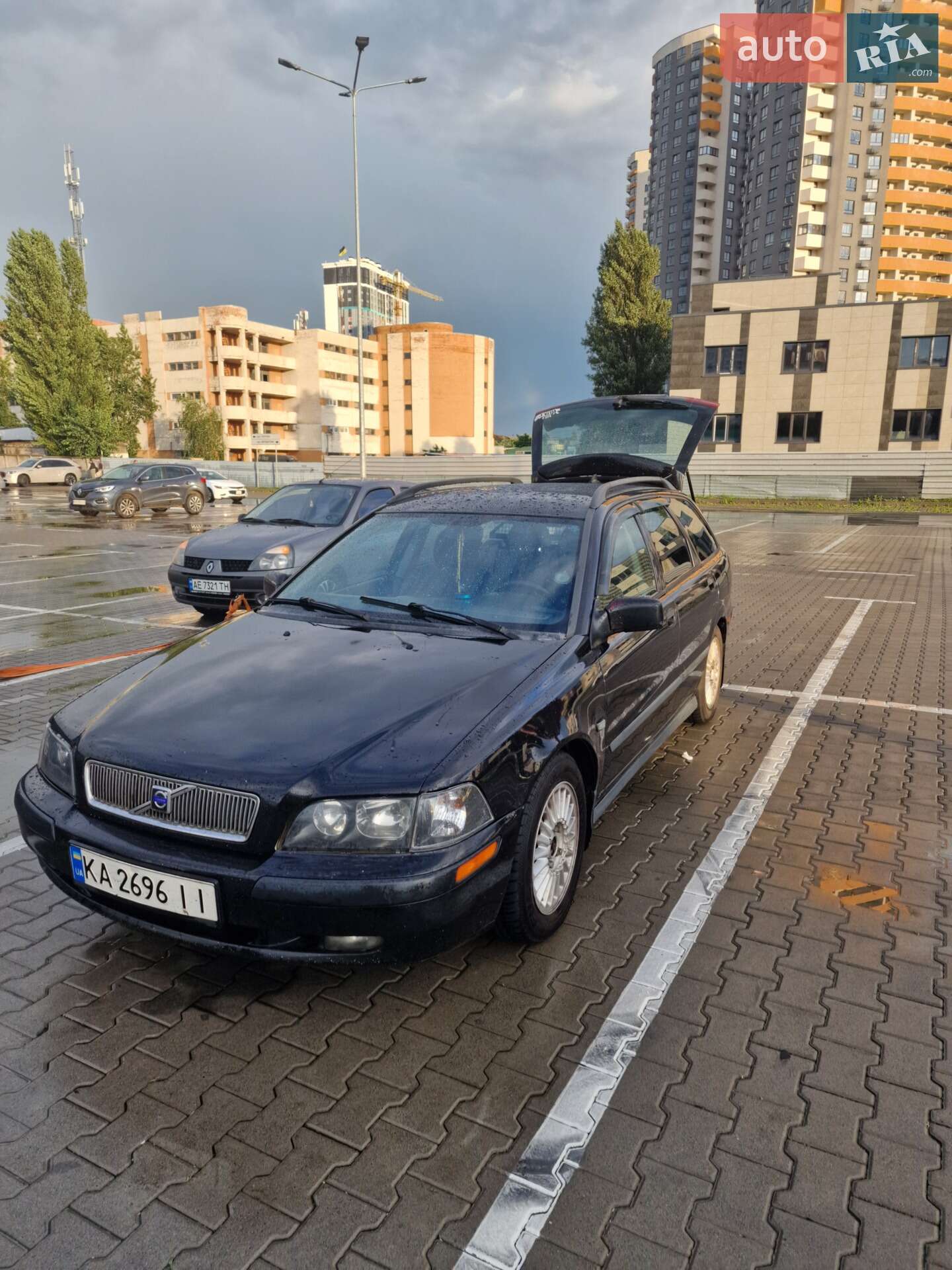 VOLVO V40 2001