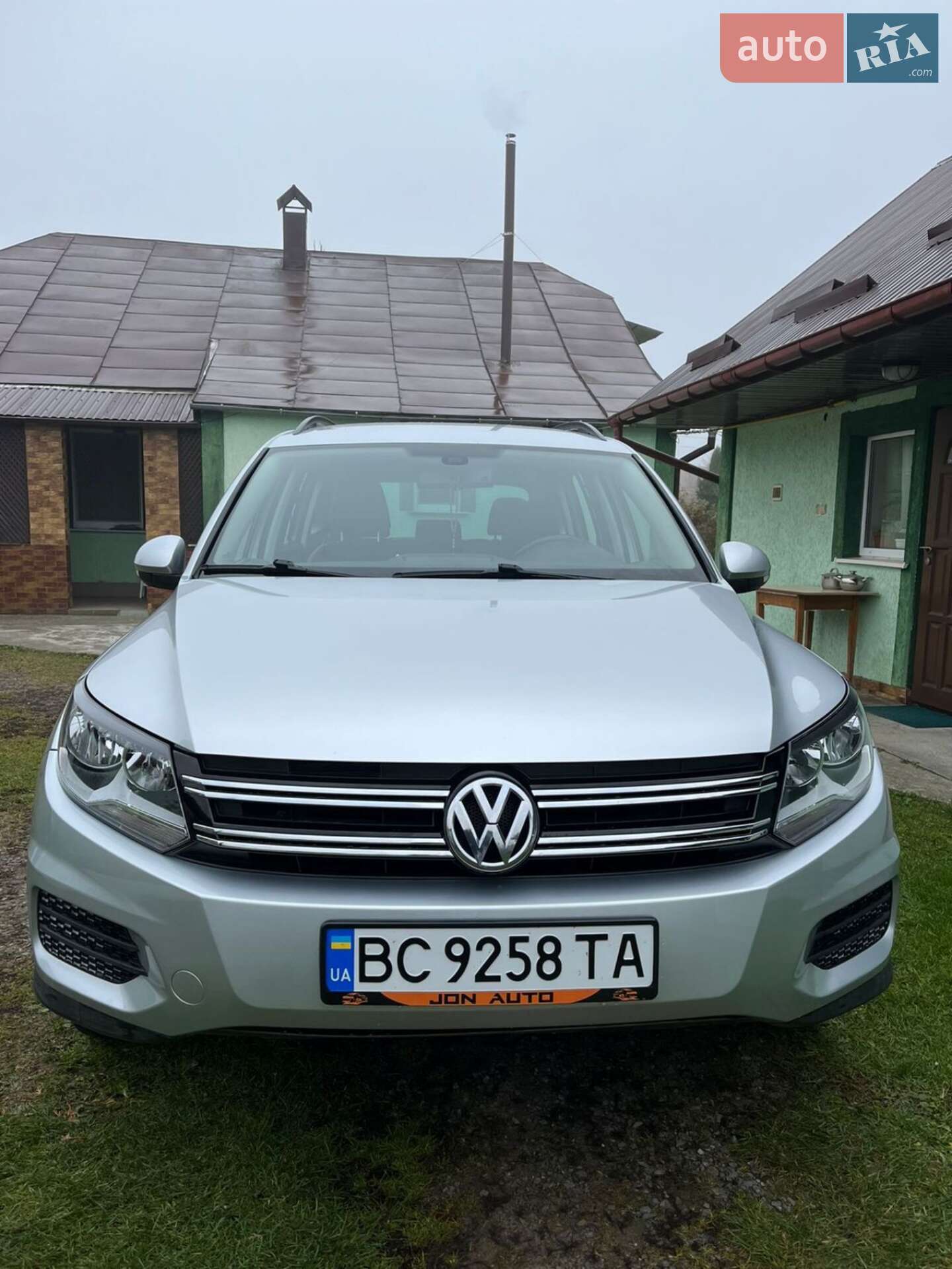 VOLKSWAGEN TIGUAN 2016