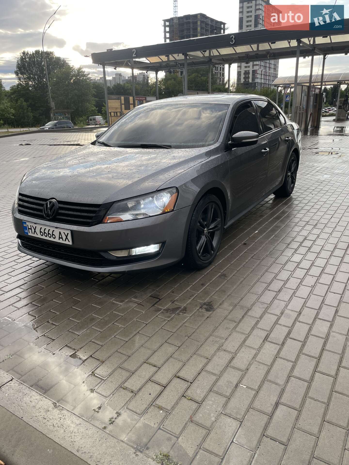 VOLKSWAGEN PASSAT 2011