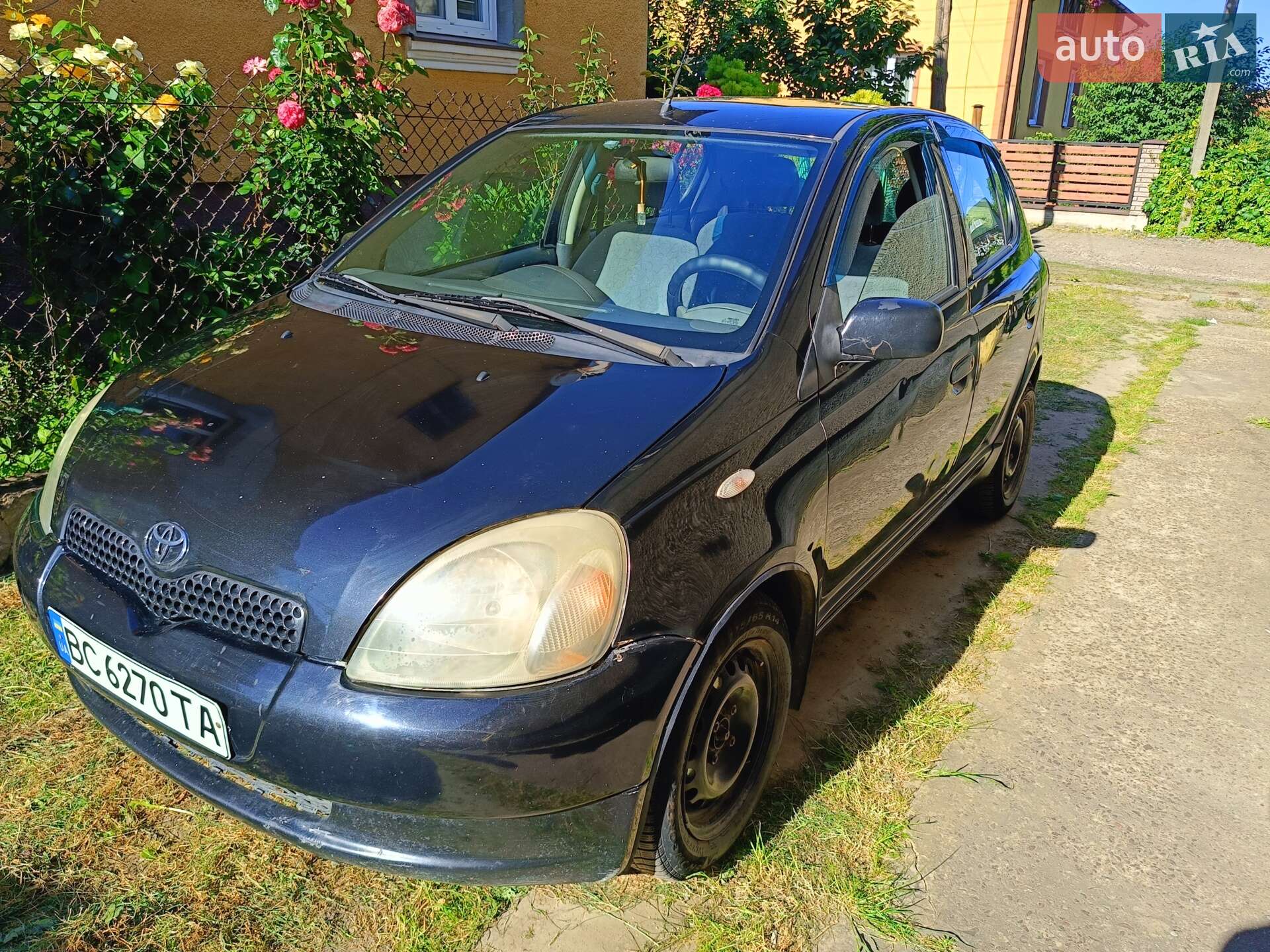 TOYOTA YARIS 2000