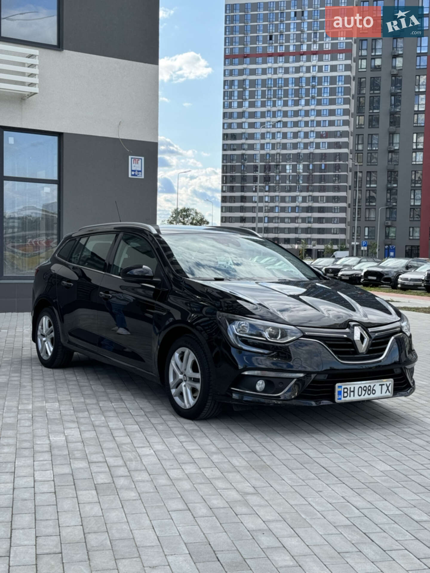 Головне фото звіту автомобіля RENAULT MEGANE 2017