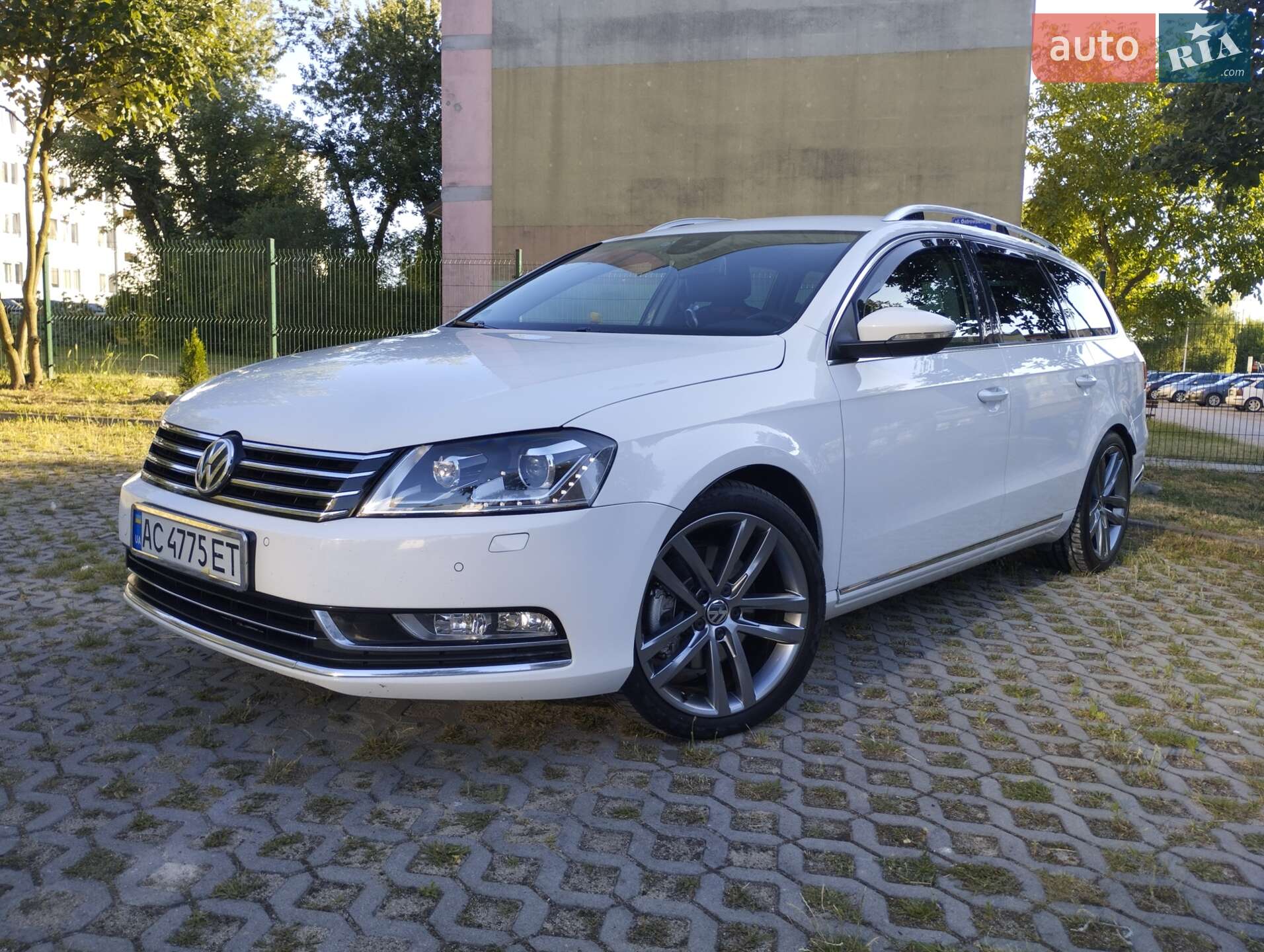 VOLKSWAGEN PASSAT 2012