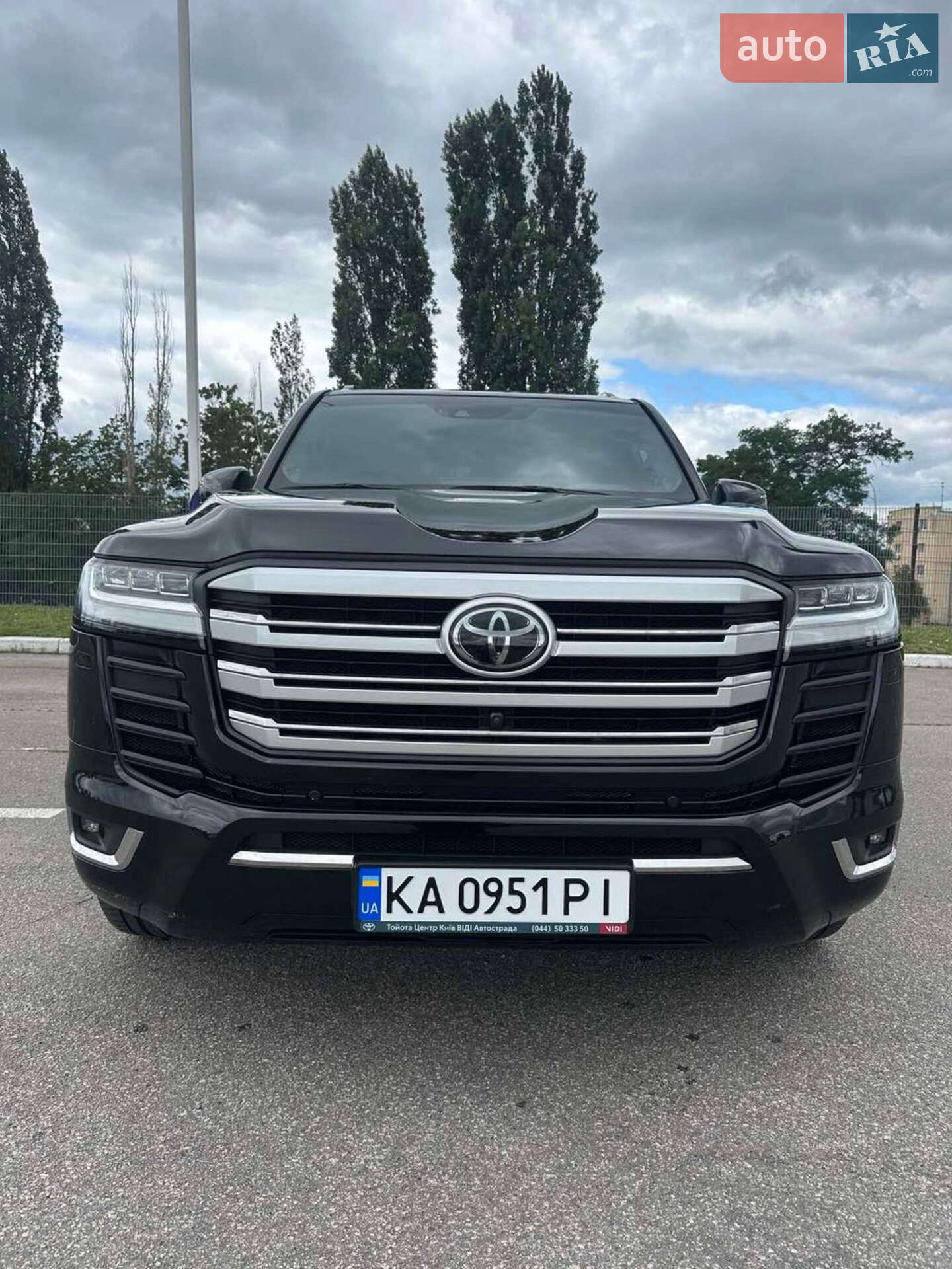 TOYOTA LAND CRUISER