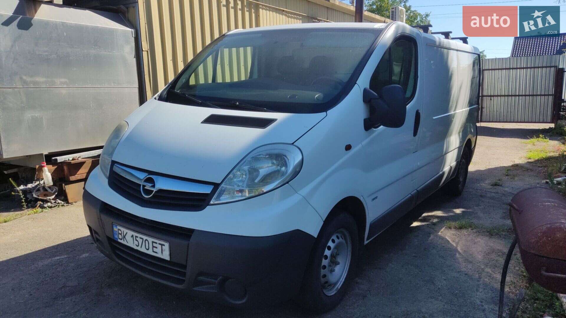 OPEL VIVARO 2014