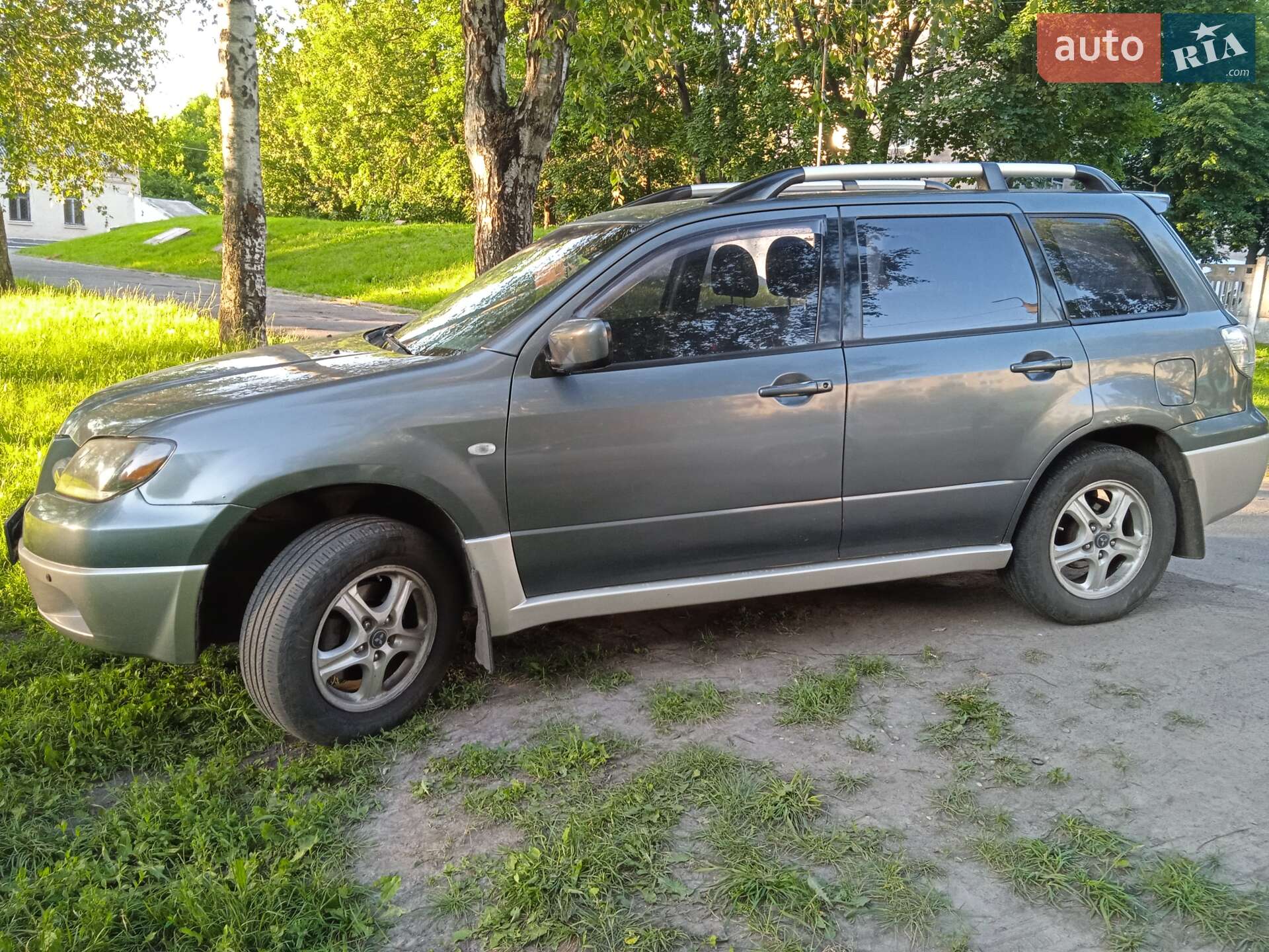 MITSUBISHI OUTLANDER 2003
