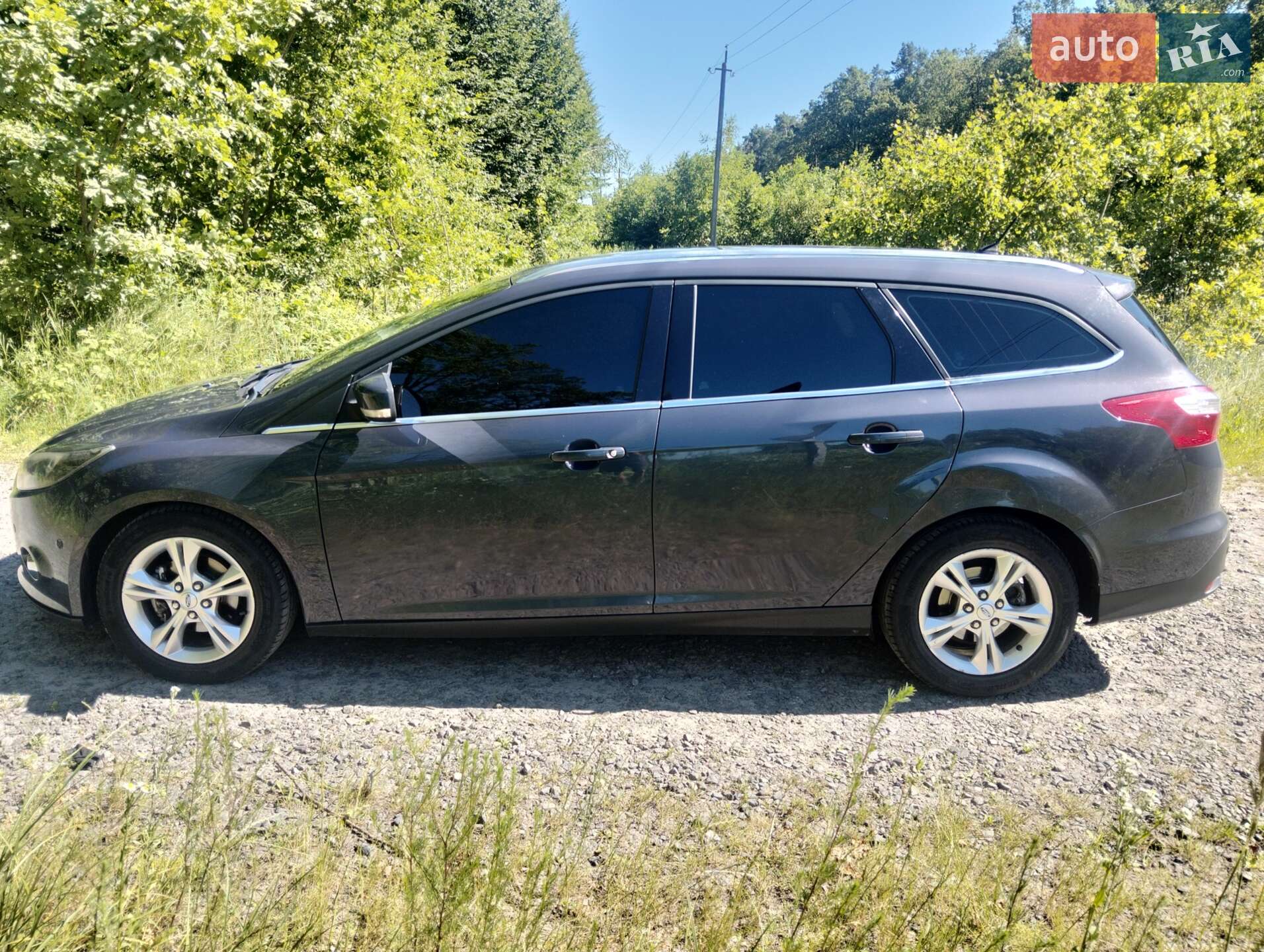 Головне фото звіту автомобіля FORD FOCUS 2012