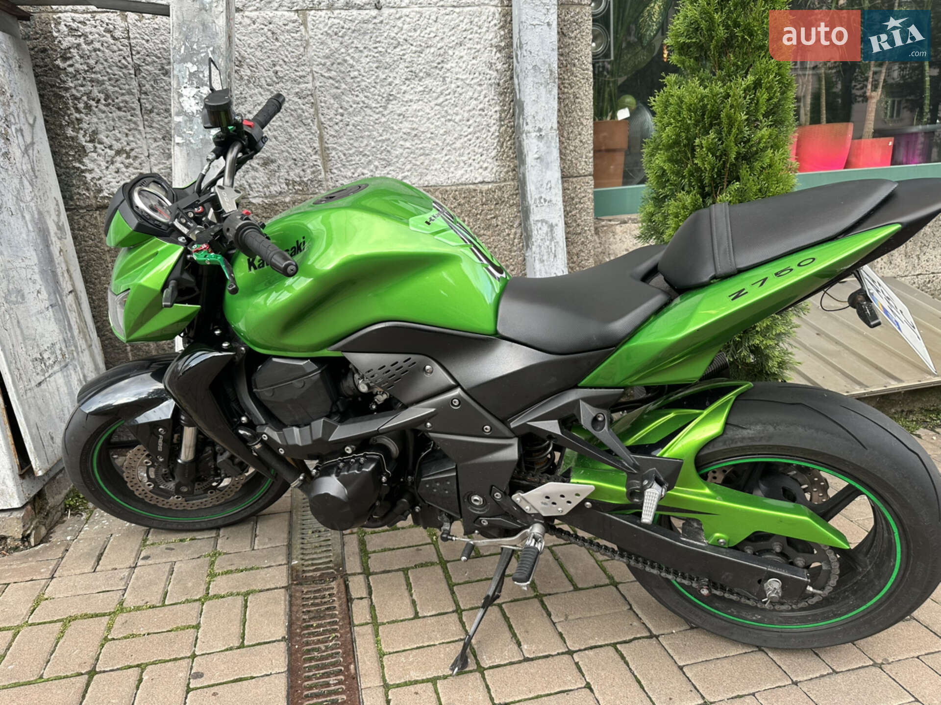 KAWASAKI ZR 750L 2009