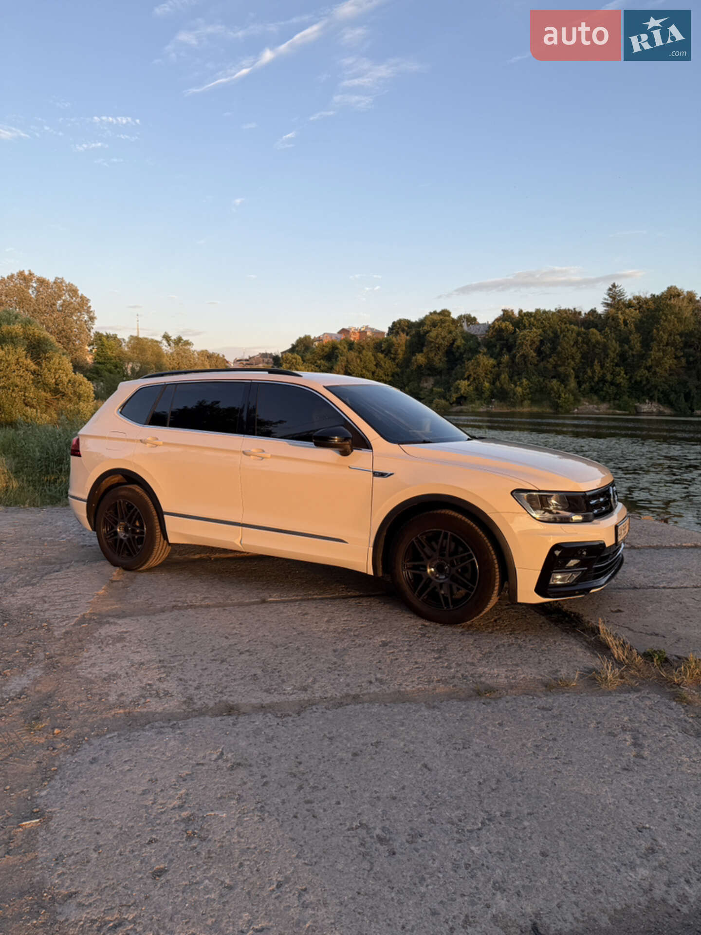 VOLKSWAGEN TIGUAN 2018