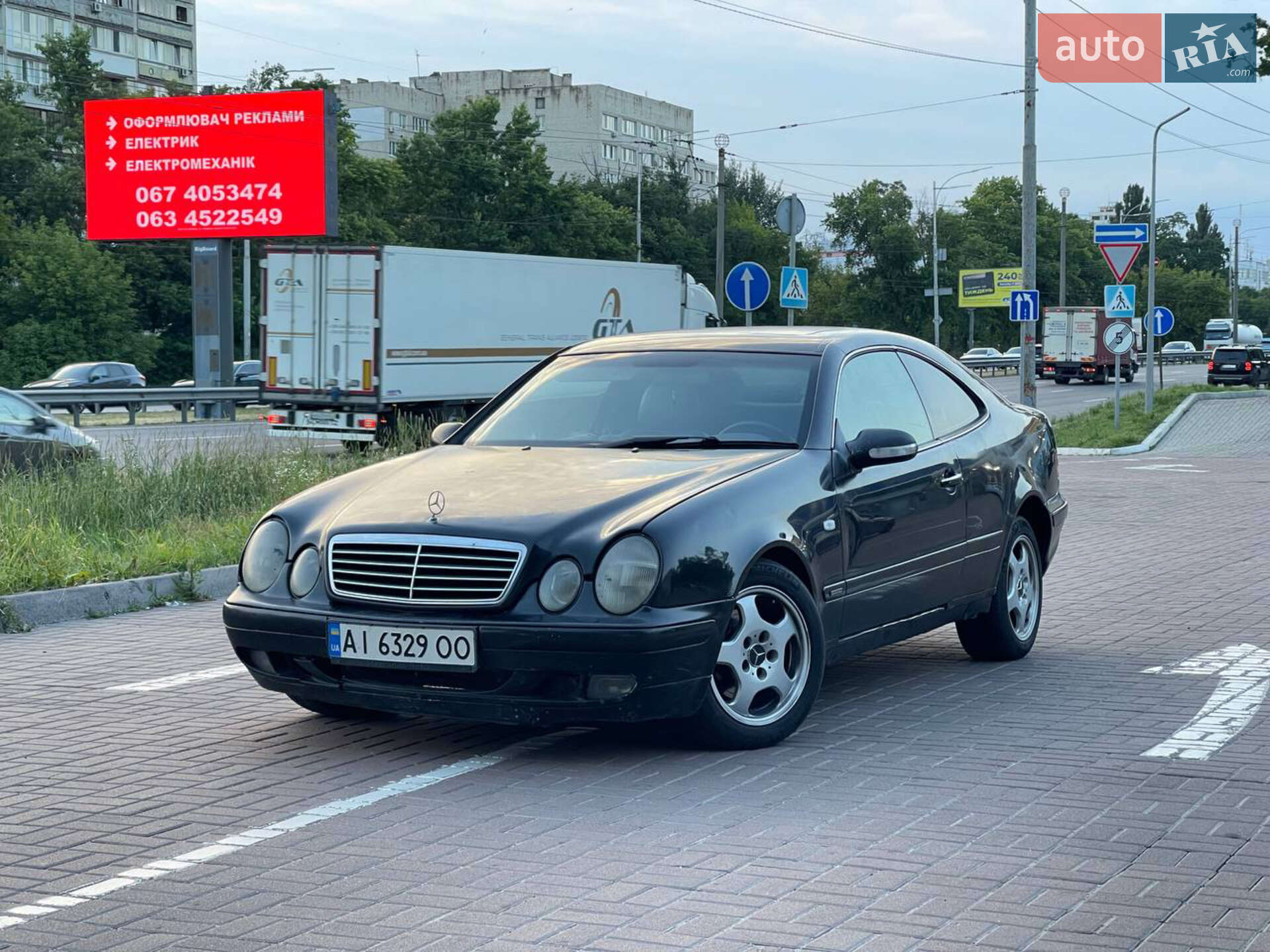 Mercedes-Benz CLK-Class 2000