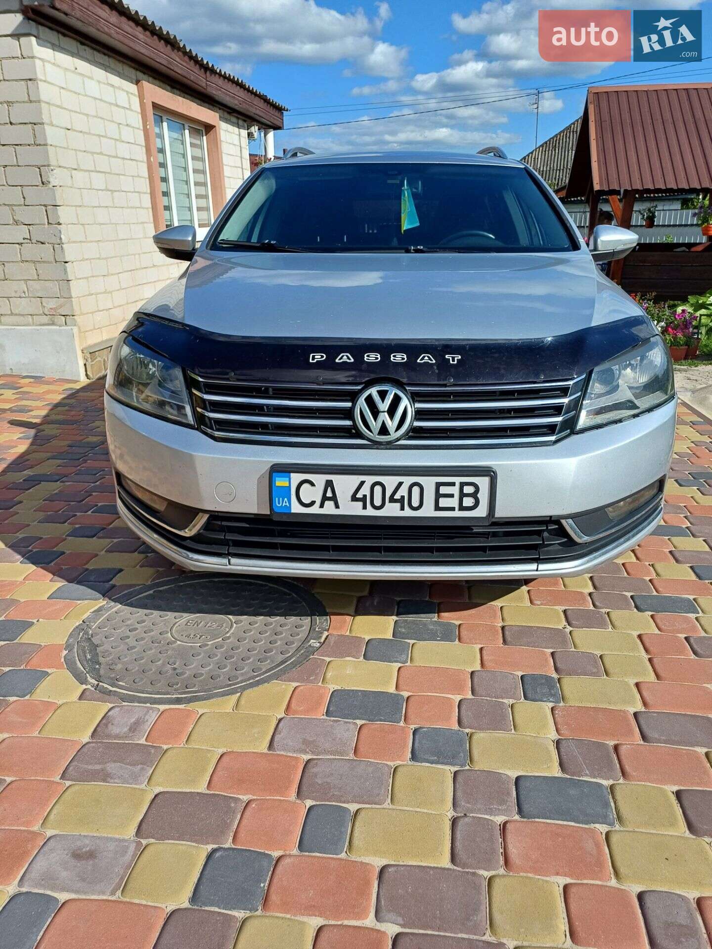 VOLKSWAGEN PASSAT 2011