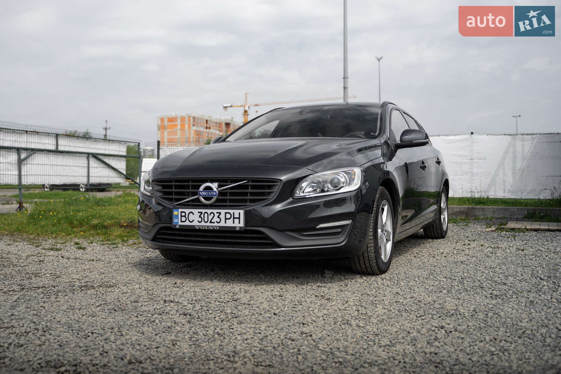 VOLVO V60 2015