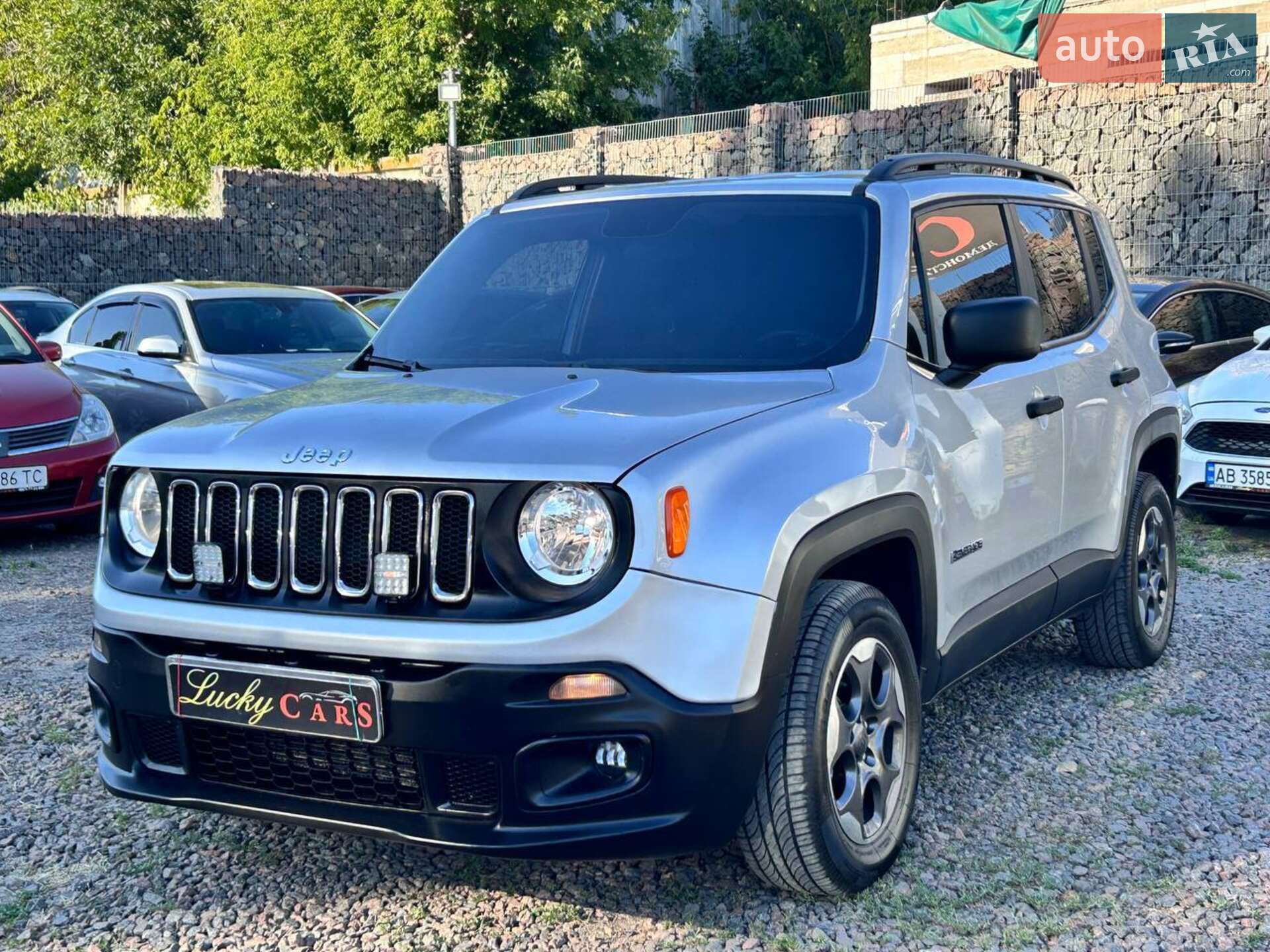 Головне фото звіту автомобіля JEEP RENEGADE 2016