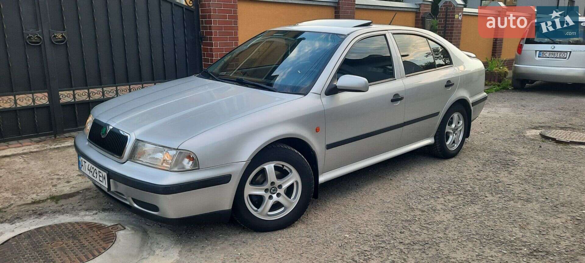 SKODA OCTAVIA 1998
