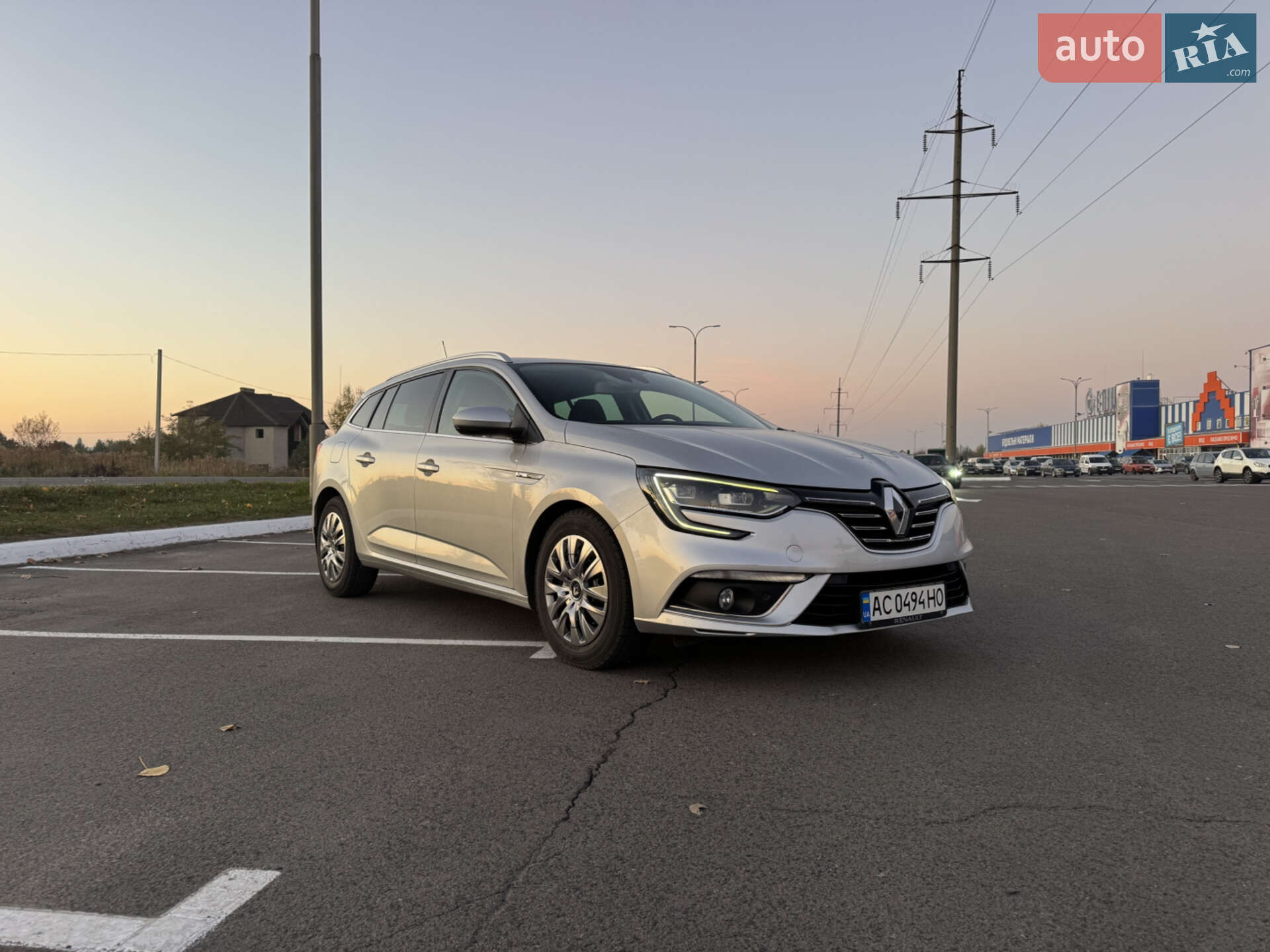 Головне фото звіту автомобіля RENAULT MEGANE 2018
