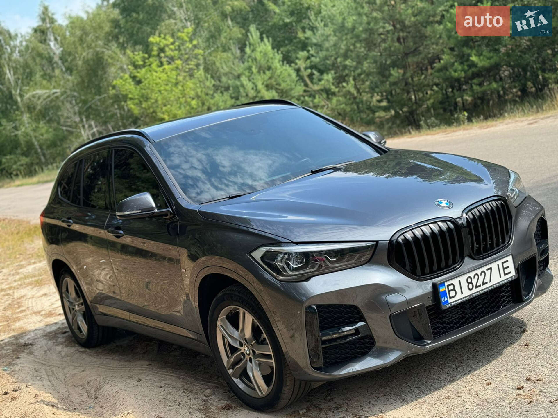Головне фото звіту автомобіля BMW X1 2022