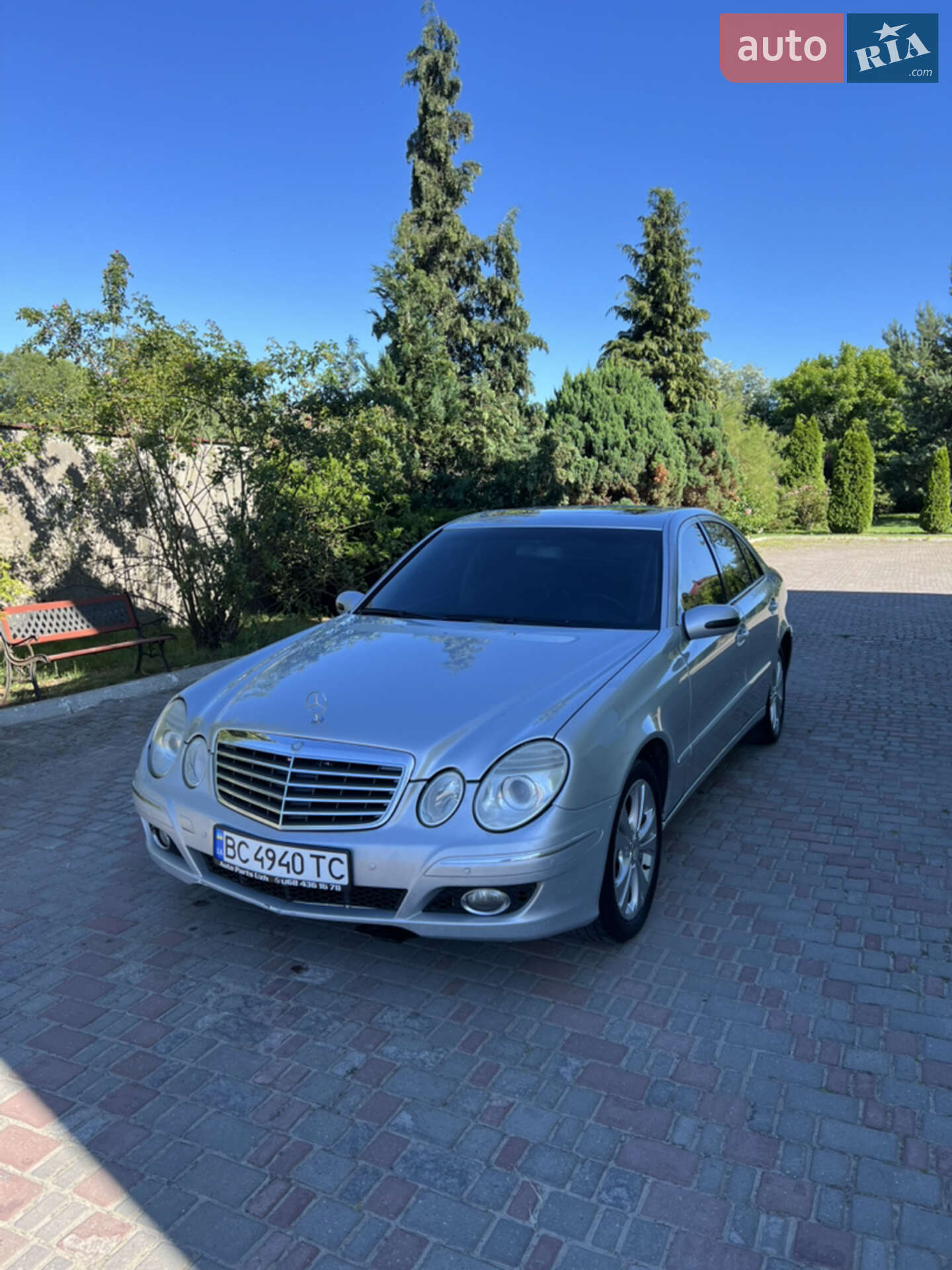 MERCEDES-BENZ 220 2005