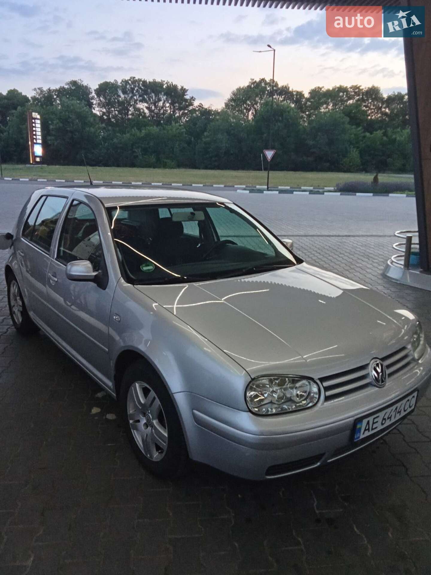 VOLKSWAGEN GOLF 2000