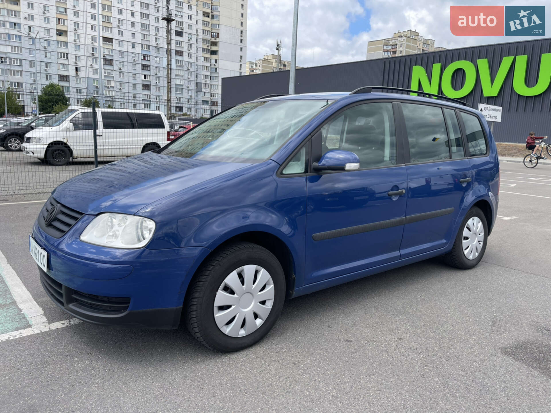 VOLKSWAGEN TOURAN 2004
