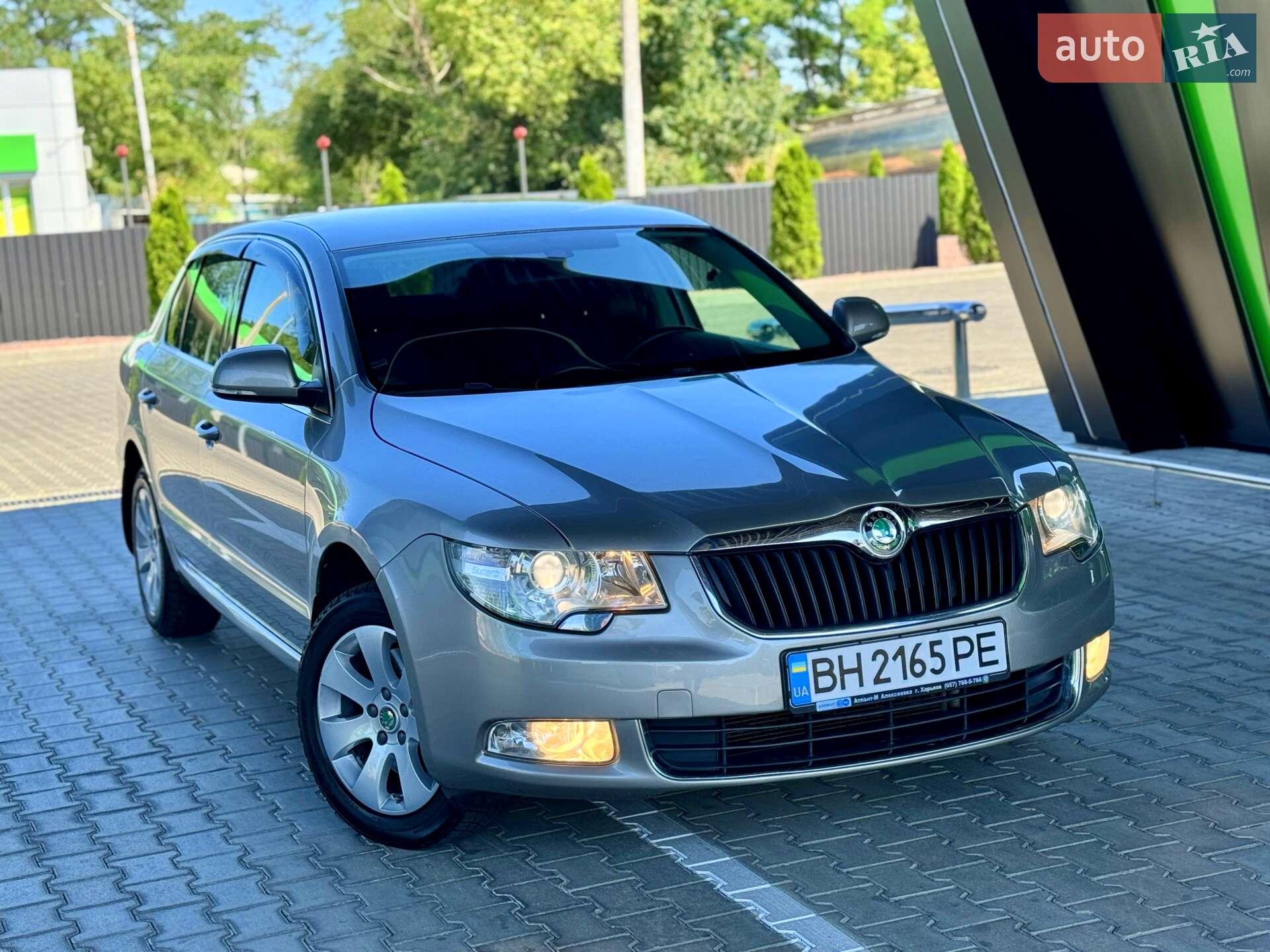 SKODA SUPERB 2012