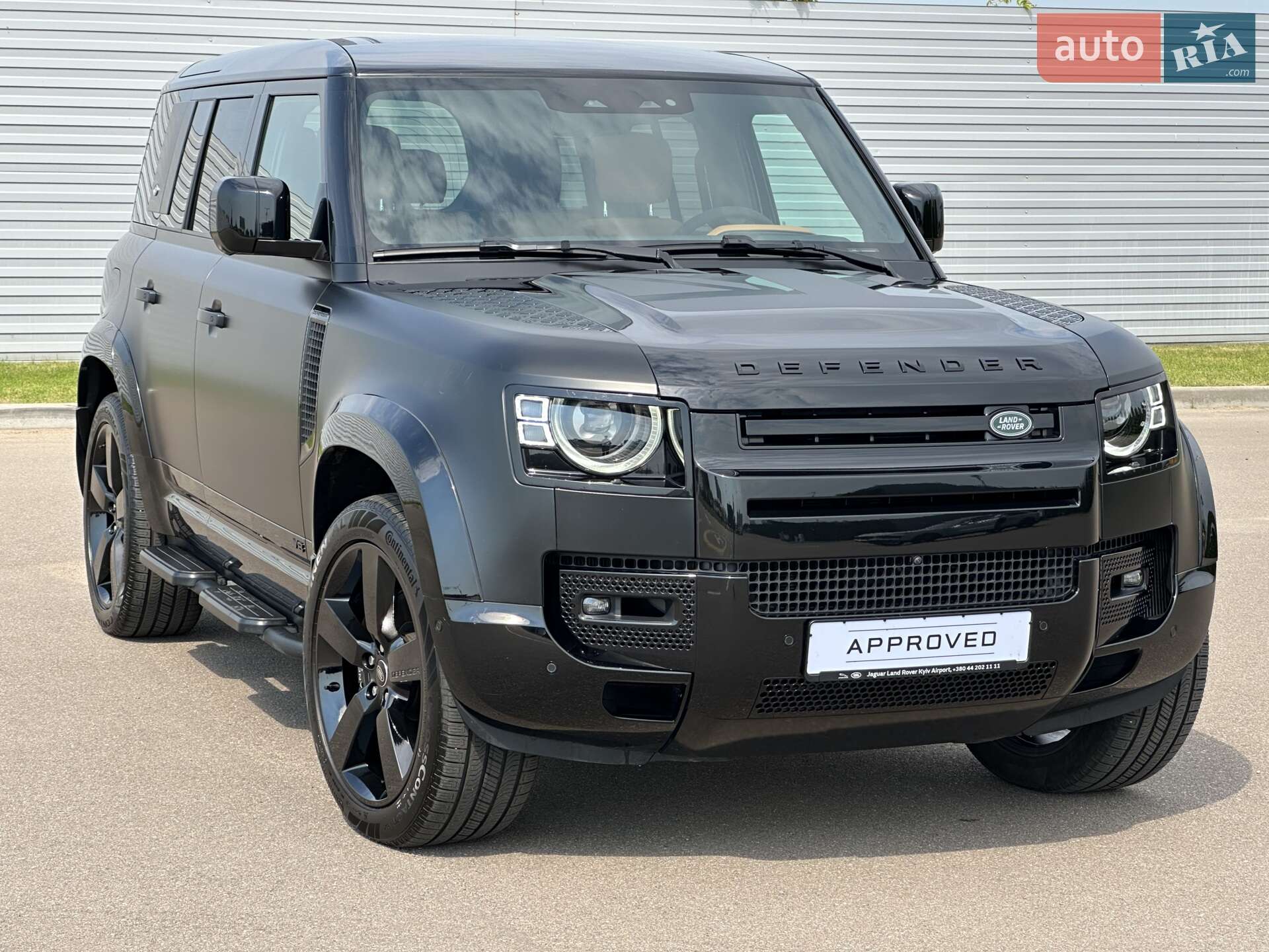 LAND ROVER DEFENDER 2024