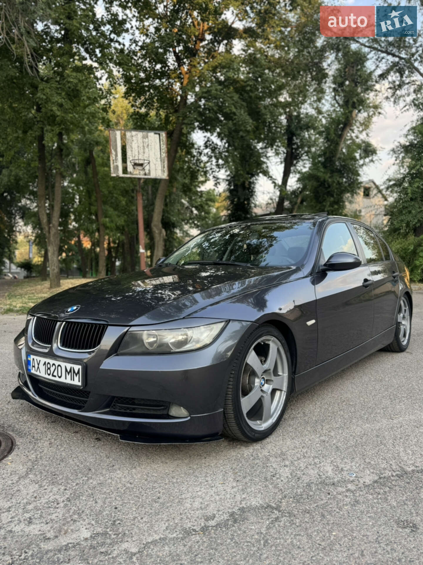 Головне фото звіту автомобіля BMW 320 2005