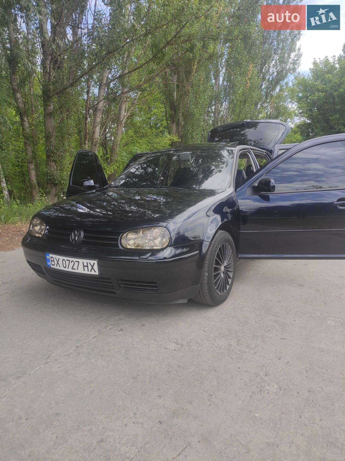 VOLKSWAGEN GOLF