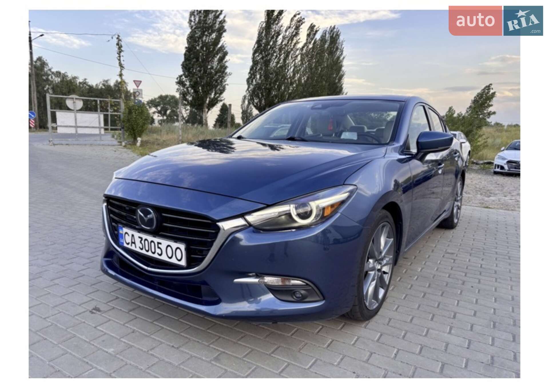 MAZDA 3 2017