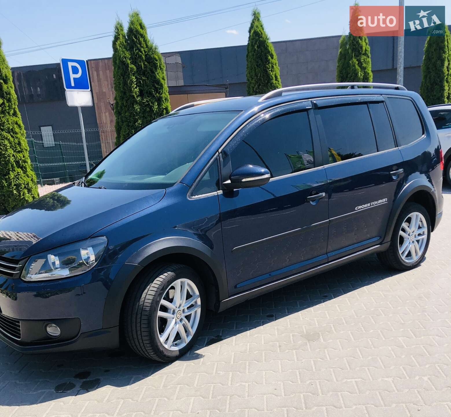 VOLKSWAGEN TOURAN 2013