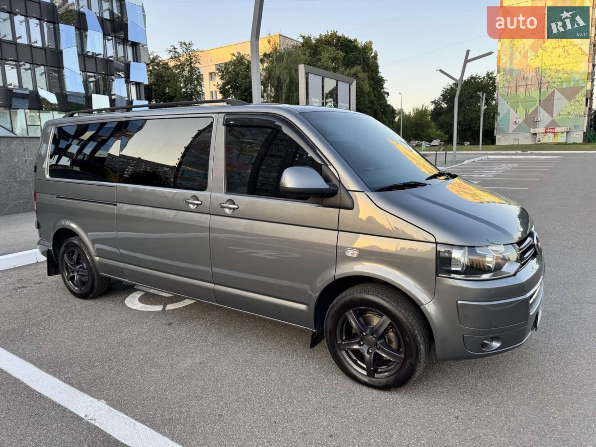 VOLKSWAGEN CARAVELLE 2010