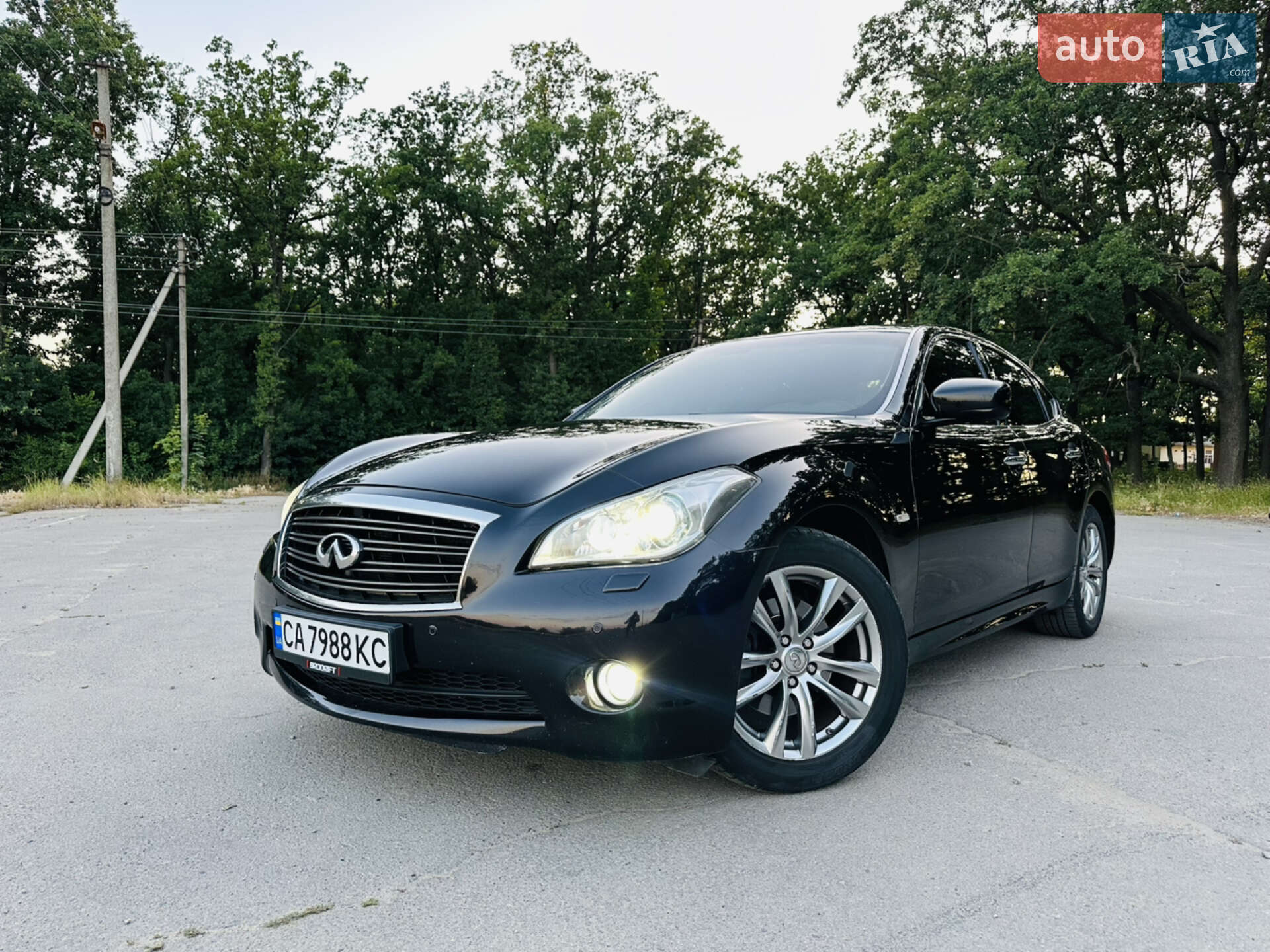 INFINITI M25 2011