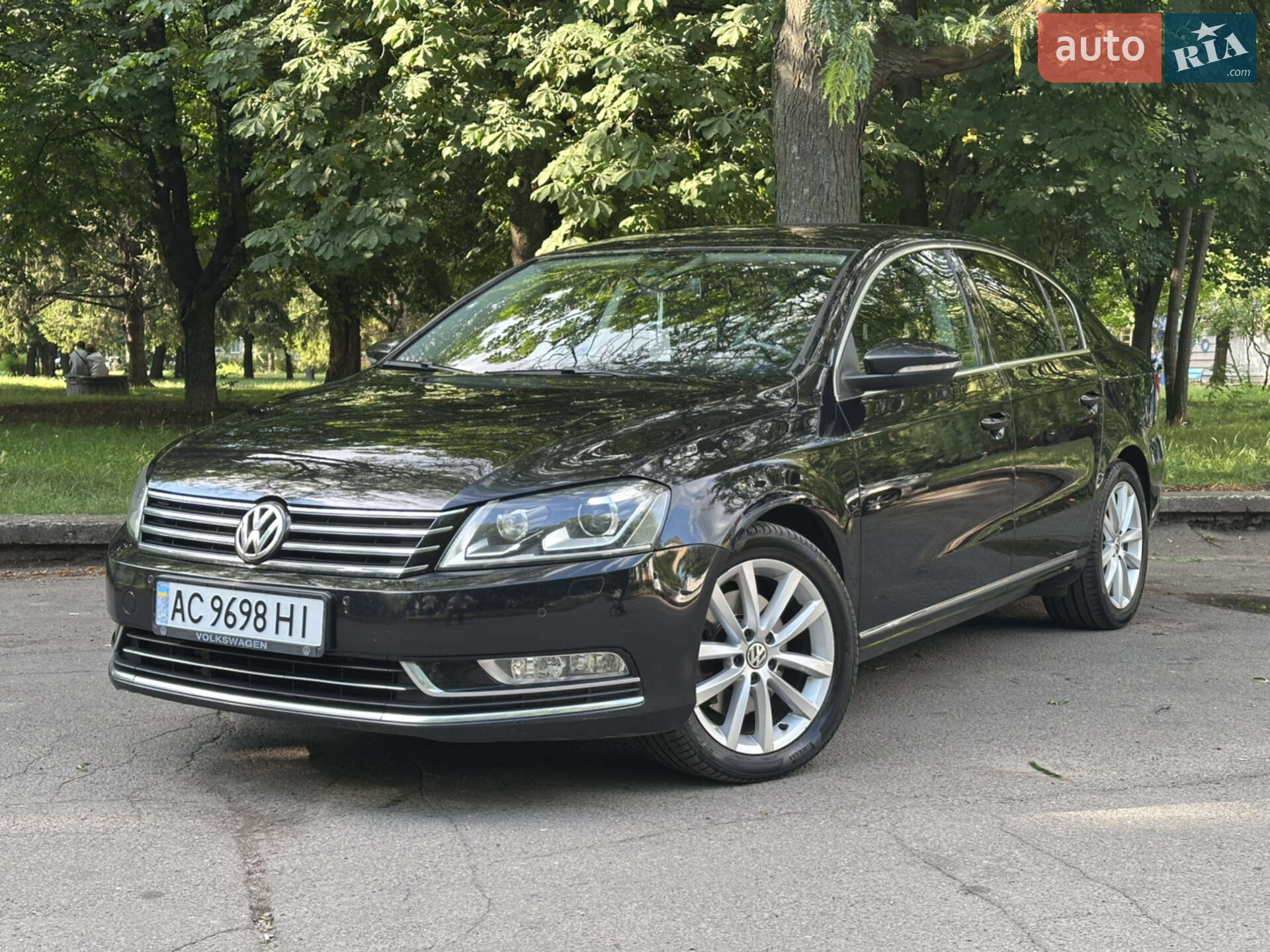 VOLKSWAGEN PASSAT 2012