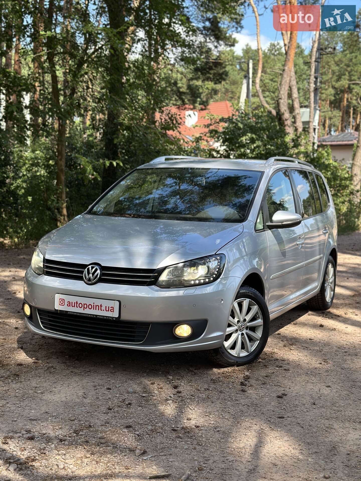 VOLKSWAGEN TOURAN 2012