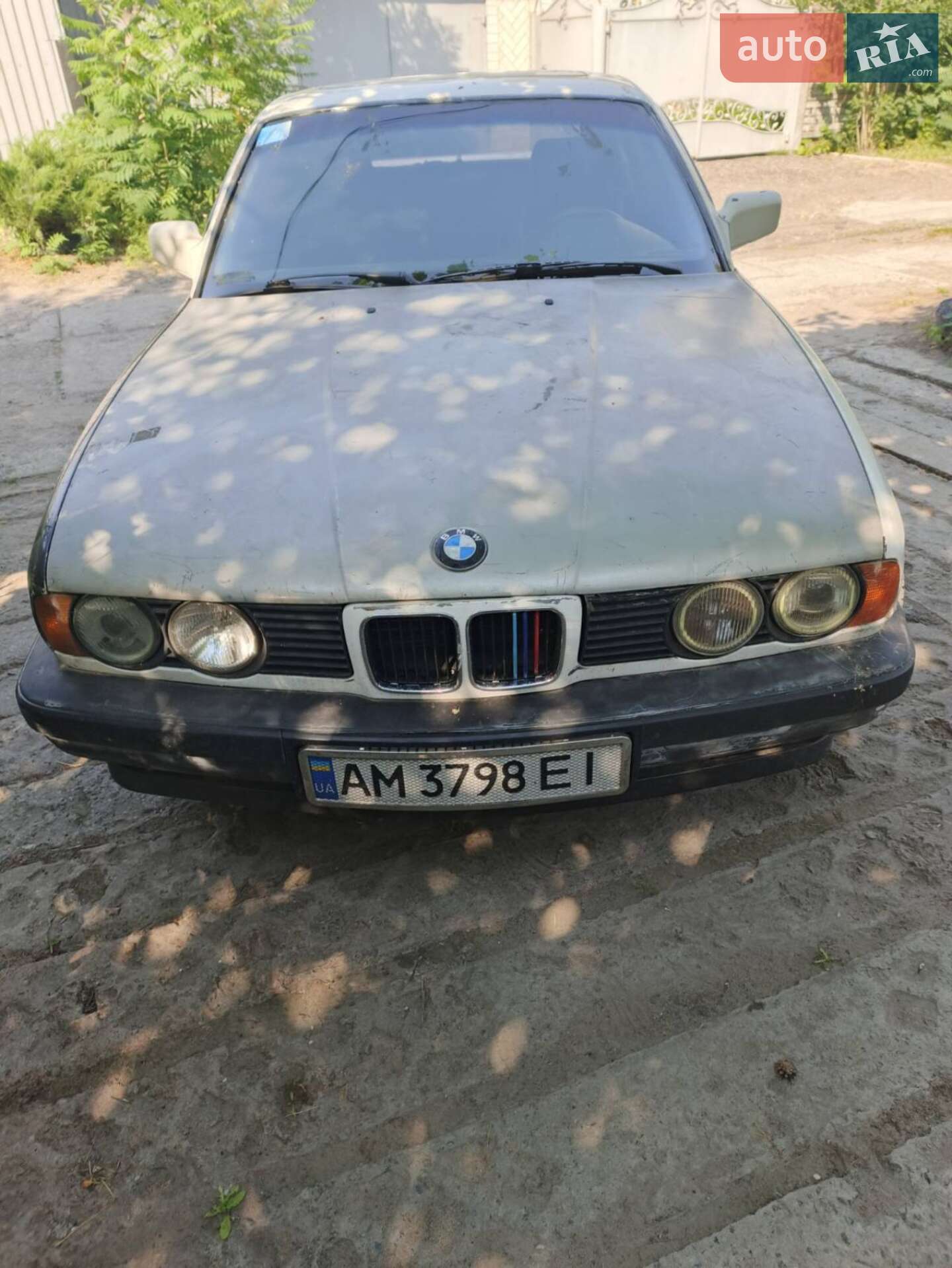 Головне фото звіту автомобіля BMW 520 1989