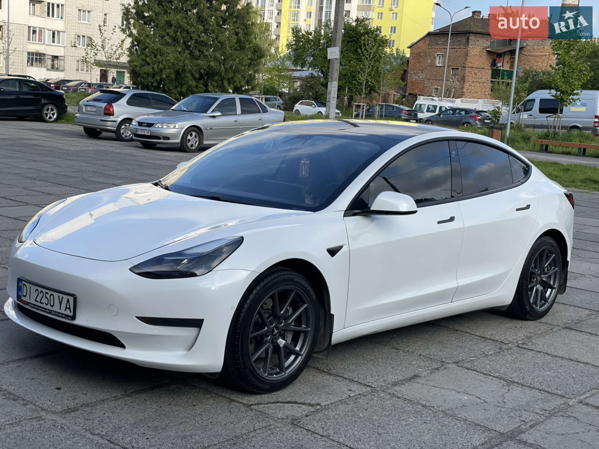 Головне фото звіту автомобіля TESLA MODEL 3 2022