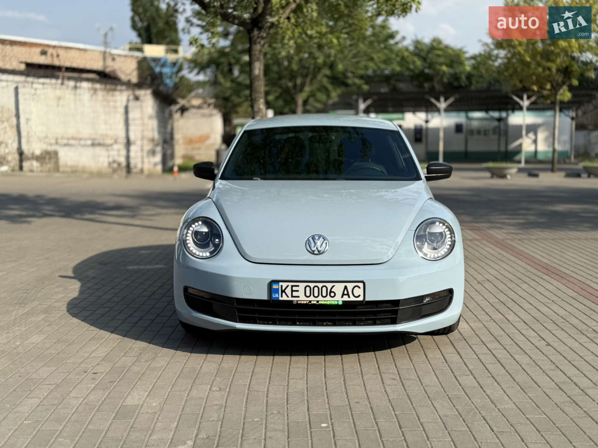 VOLKSWAGEN BEETLE 2015