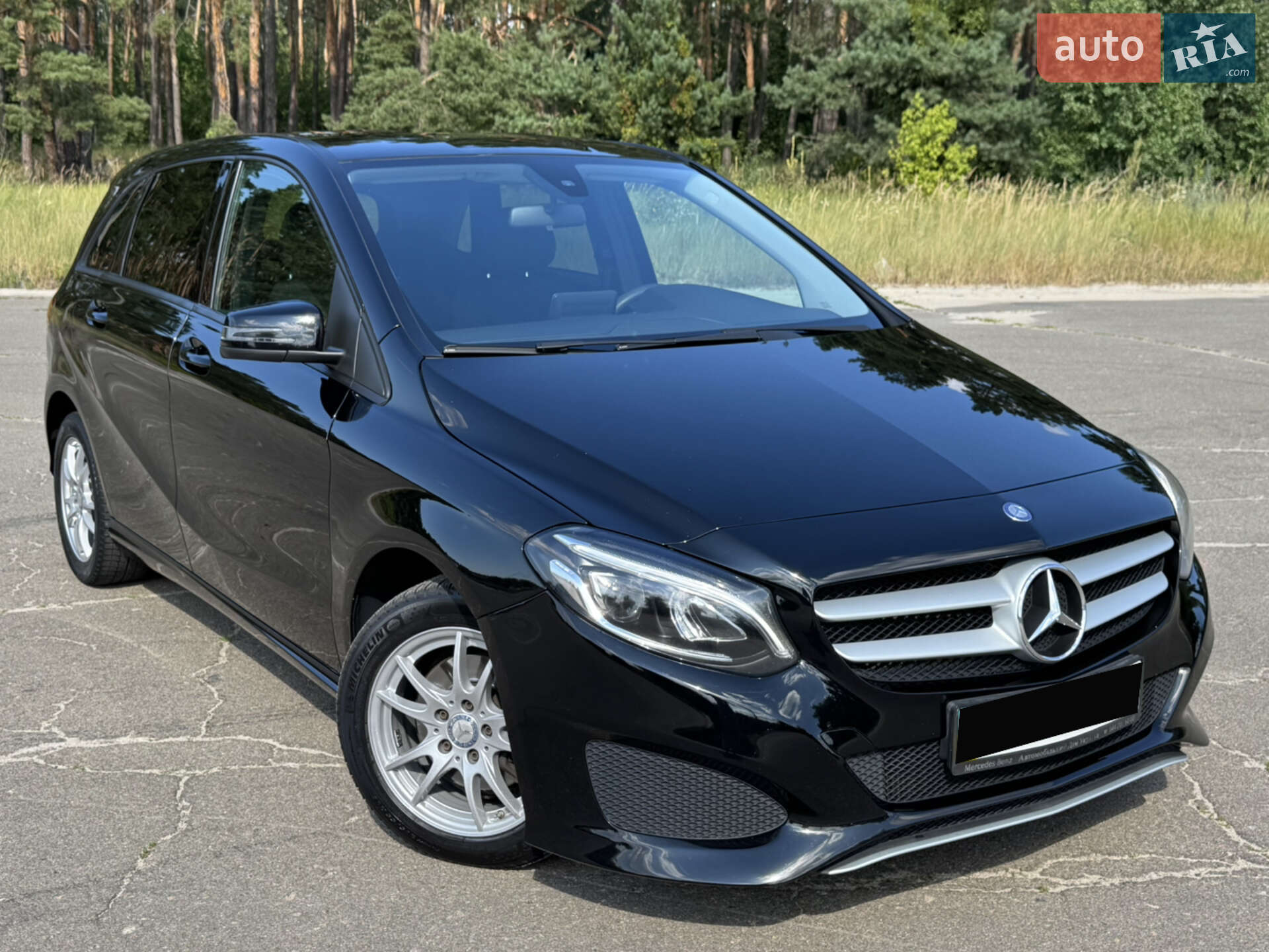 MERCEDES-BENZ B 200 2015