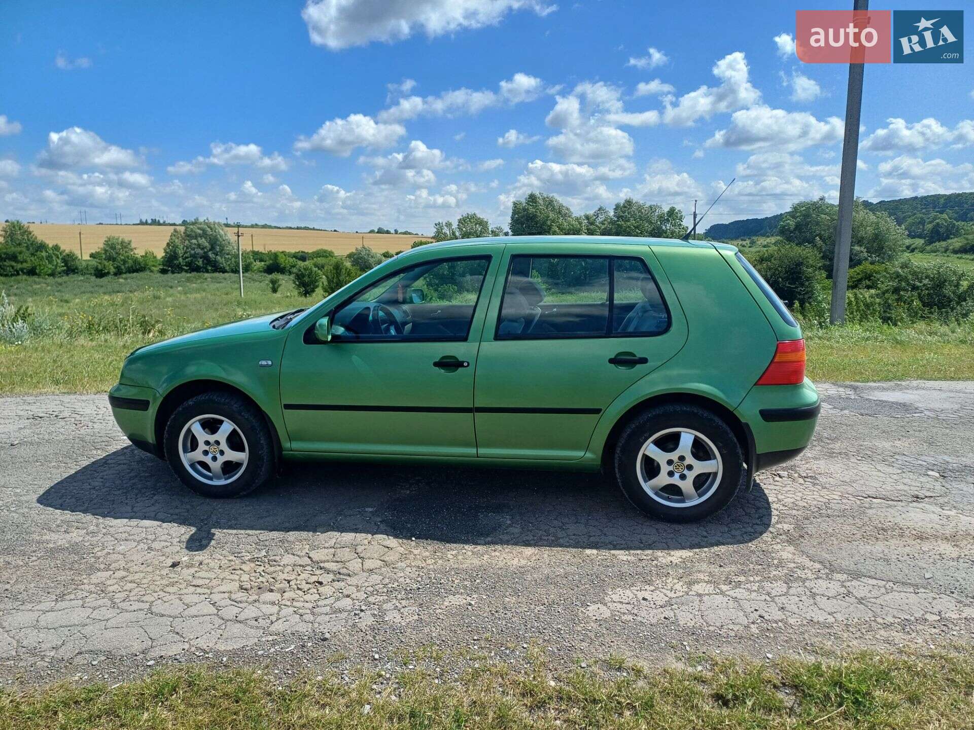 VOLKSWAGEN GOLF GTI 2000