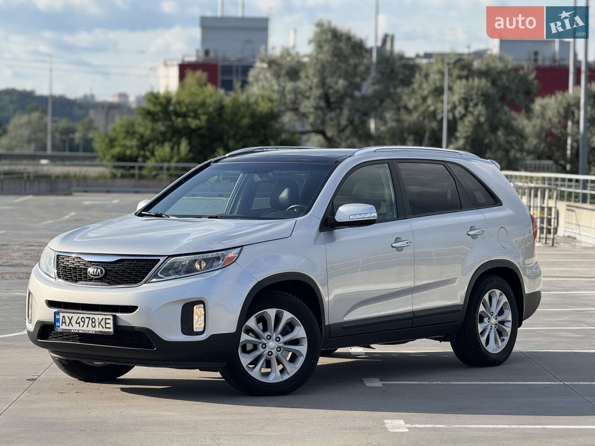 Головне фото звіту автомобіля KIA SORENTO 2014